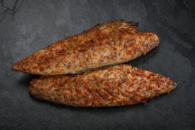 Fersk makrell filet varmrøkt fra Havøyet, pakket på is