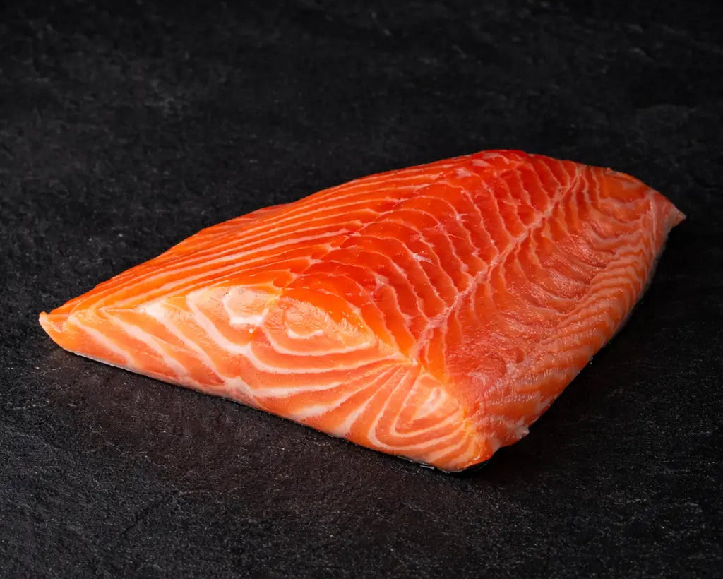 Fersk laks filet fra Havøyet. Levers fersk hjem på døren til alle i Bergen og omegn. 